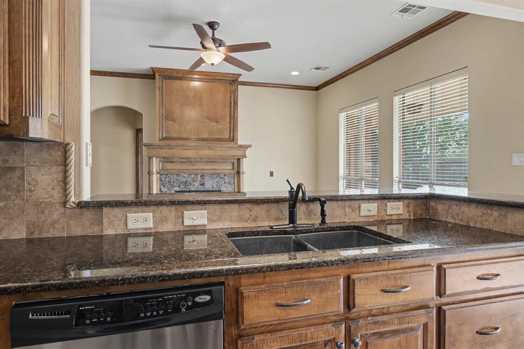 16208 Old Oak Drive Property Photo 13