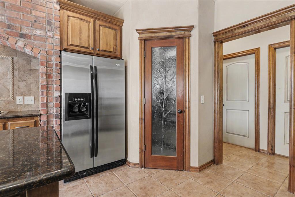 16208 Old Oak Drive Property Photo 14