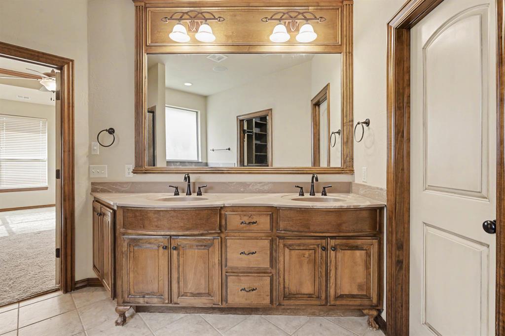 16208 Old Oak Drive Property Photo 18