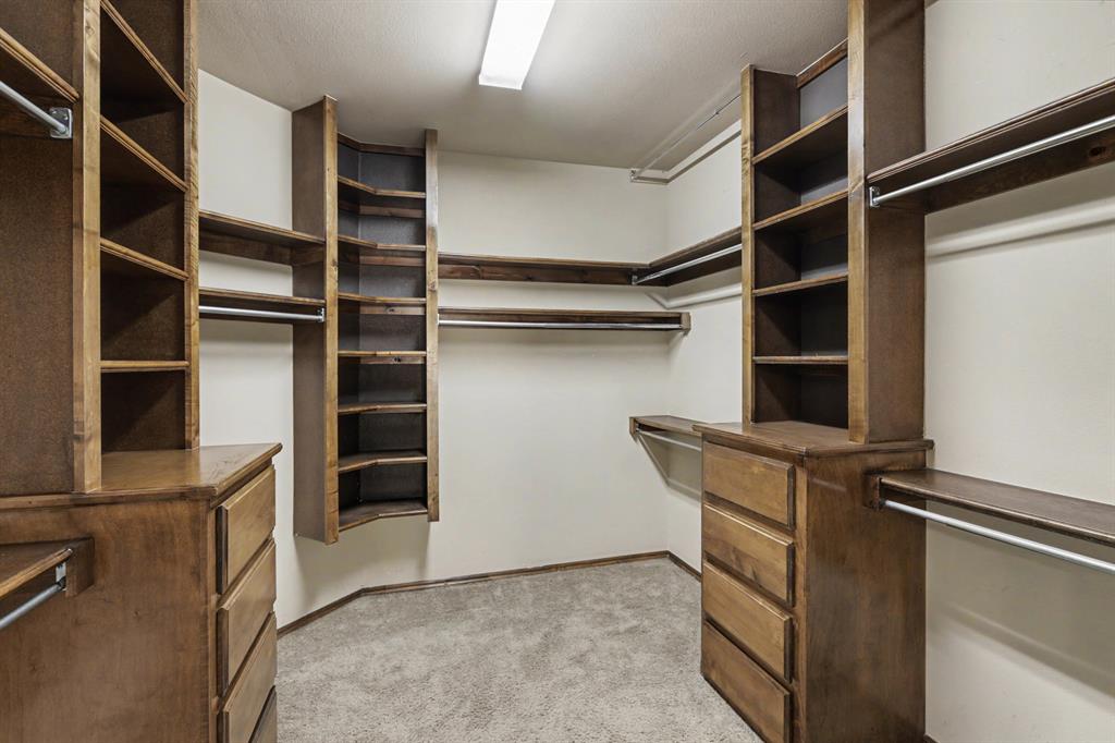 16208 Old Oak Drive Property Photo 20