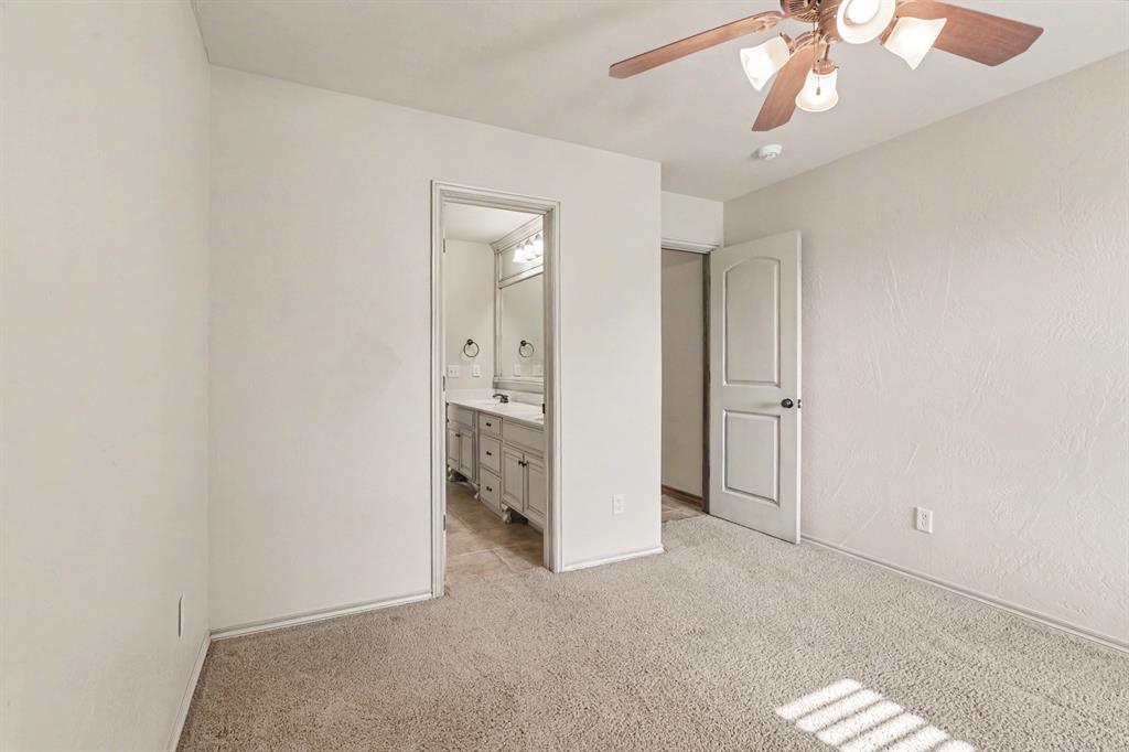 16208 Old Oak Drive Property Photo 26