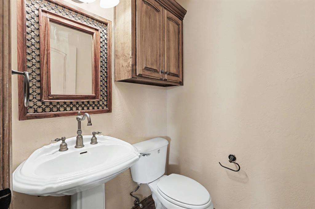 16208 Old Oak Drive Property Photo 27