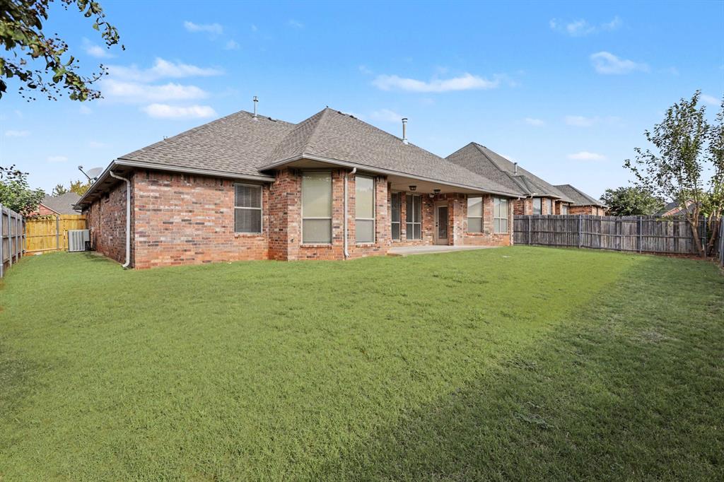 16208 Old Oak Drive Property Photo 31