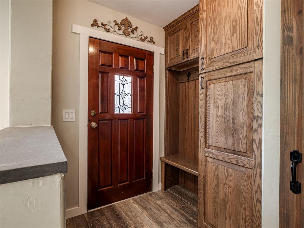 1025 E Triplett Road Property Photo 3