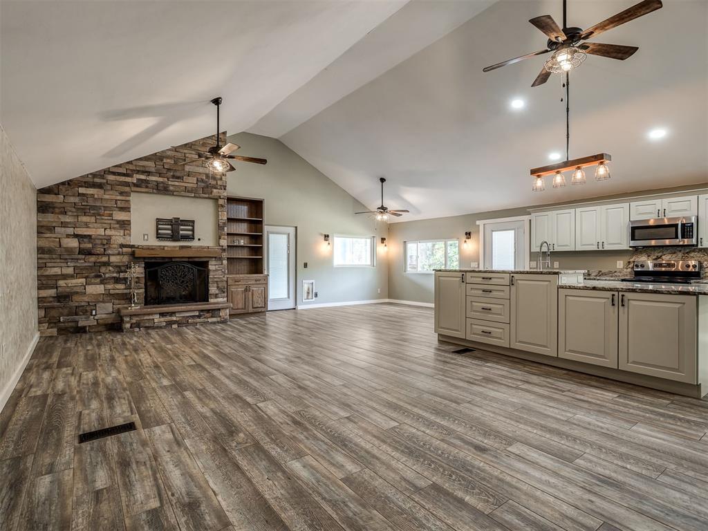 1025 E Triplett Road Property Photo 4