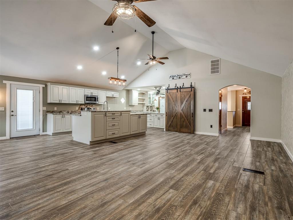 1025 E Triplett Road Property Photo 6