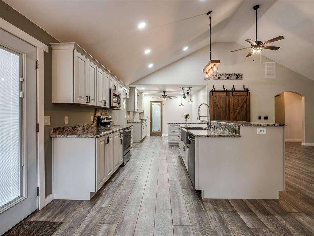 1025 E Triplett Road Property Photo 8