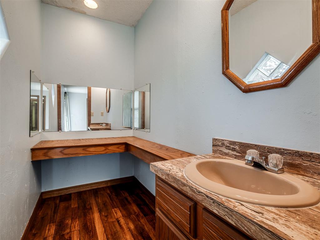 1025 E Triplett Road Property Photo 14