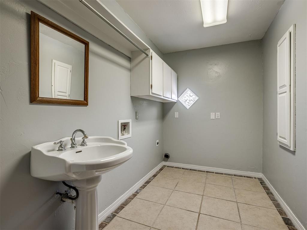 1025 E Triplett Road Property Photo 25