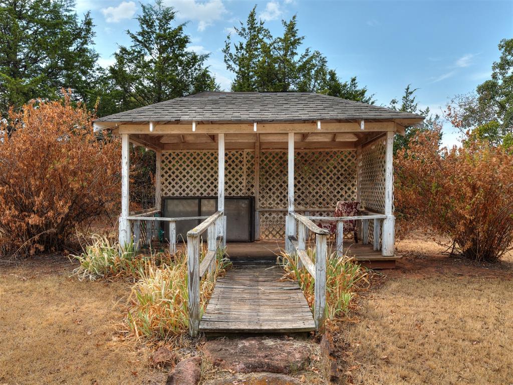1025 E Triplett Road Property Photo 27