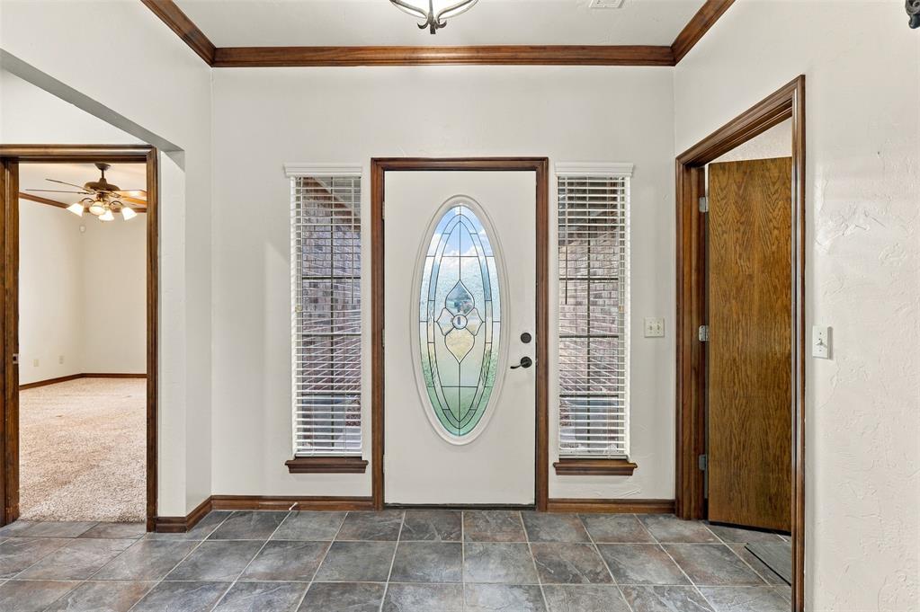 1718 Bridlewood Court Property Photo 4