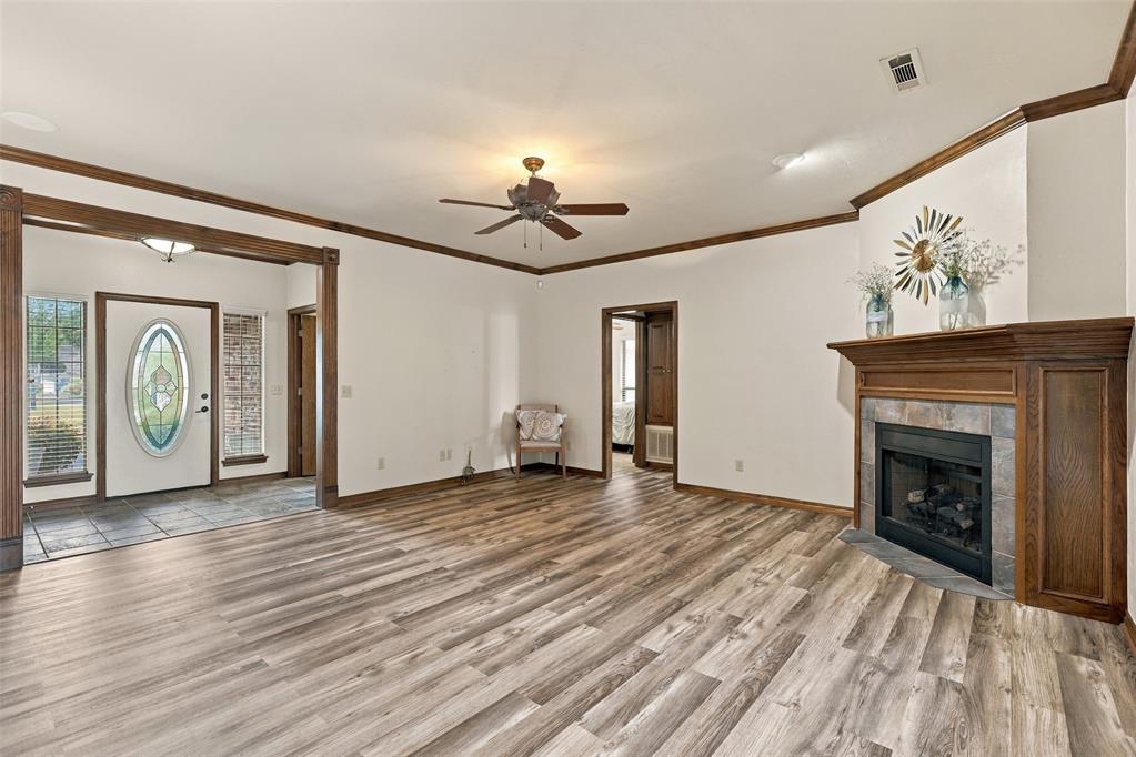 1718 Bridlewood Court Property Photo 6