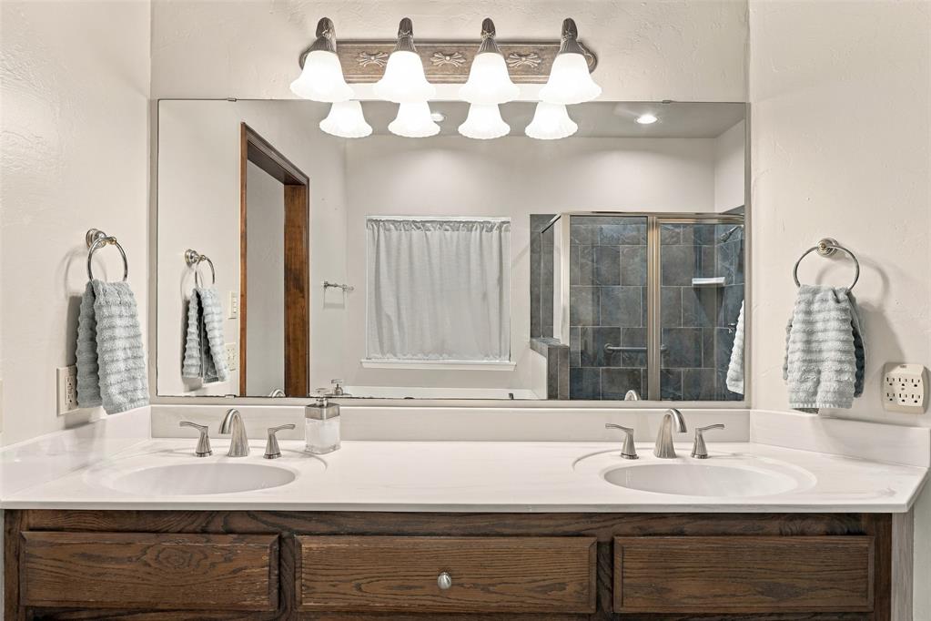 1718 Bridlewood Court Property Photo 17