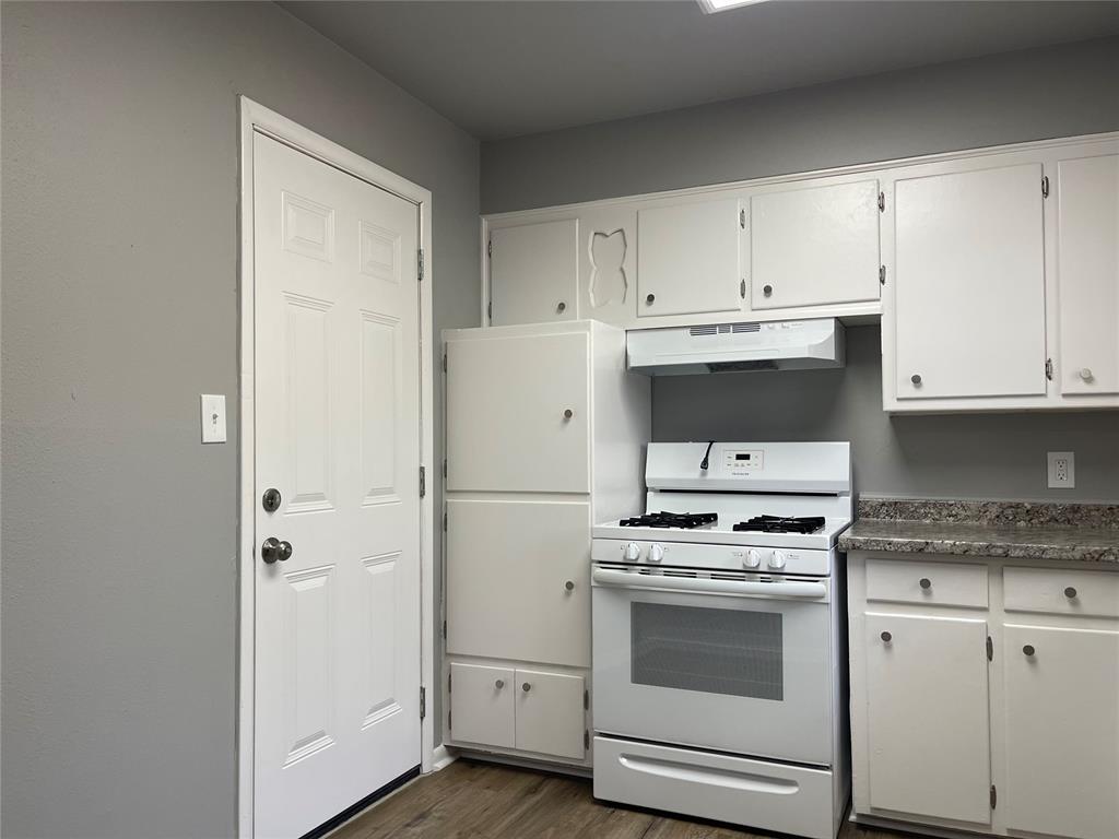 9209 Rhythm Road Property Photo 5
