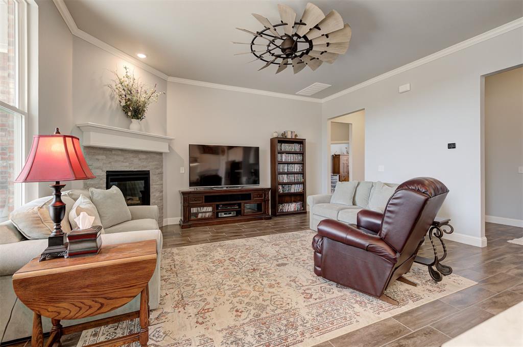 8930 Tall Oaks Drive Property Photo 7