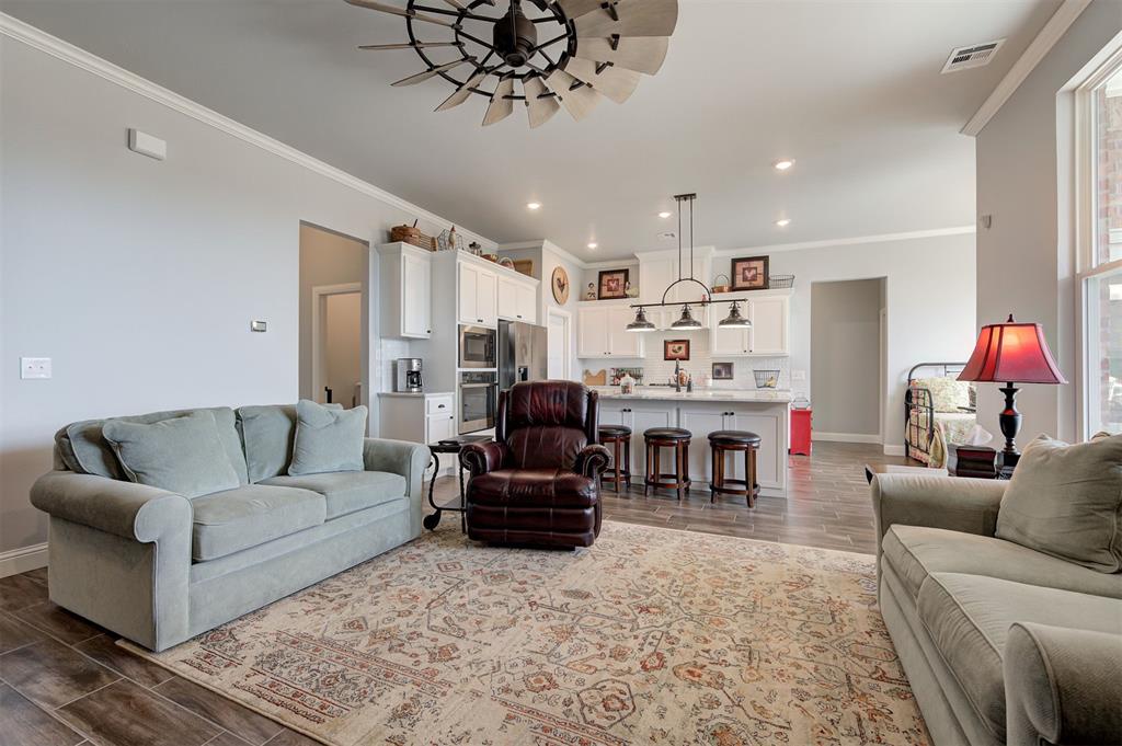 8930 Tall Oaks Drive Property Photo 10