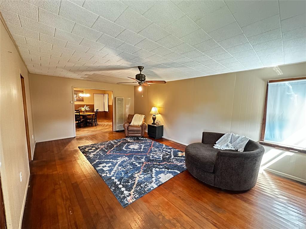 306 S 4th Street Property Photo 2
