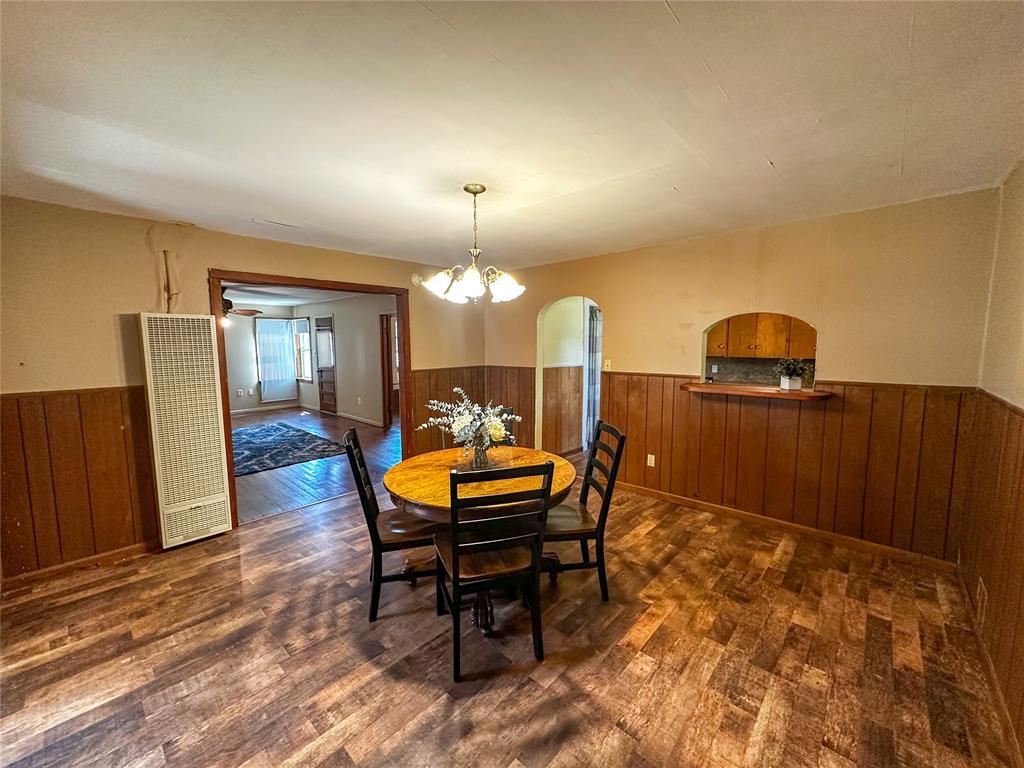 306 S 4th Street Property Photo 5