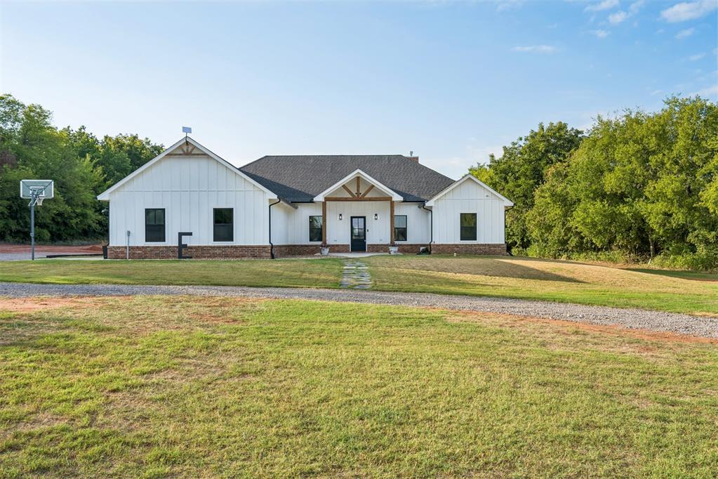 12524 E County Road 1540 Property Photo 1