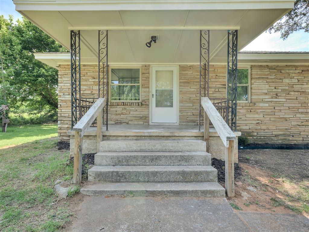 240 N Bobby Mankin Drive Property Photo 1