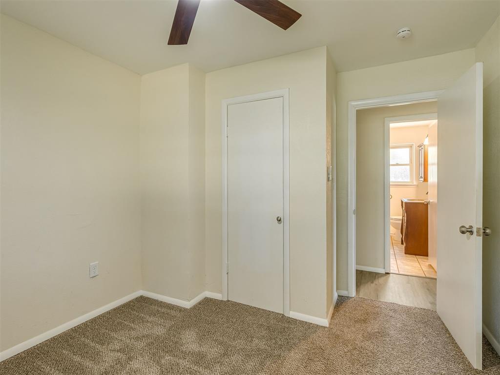 240 N Bobby Mankin Drive Property Photo 8
