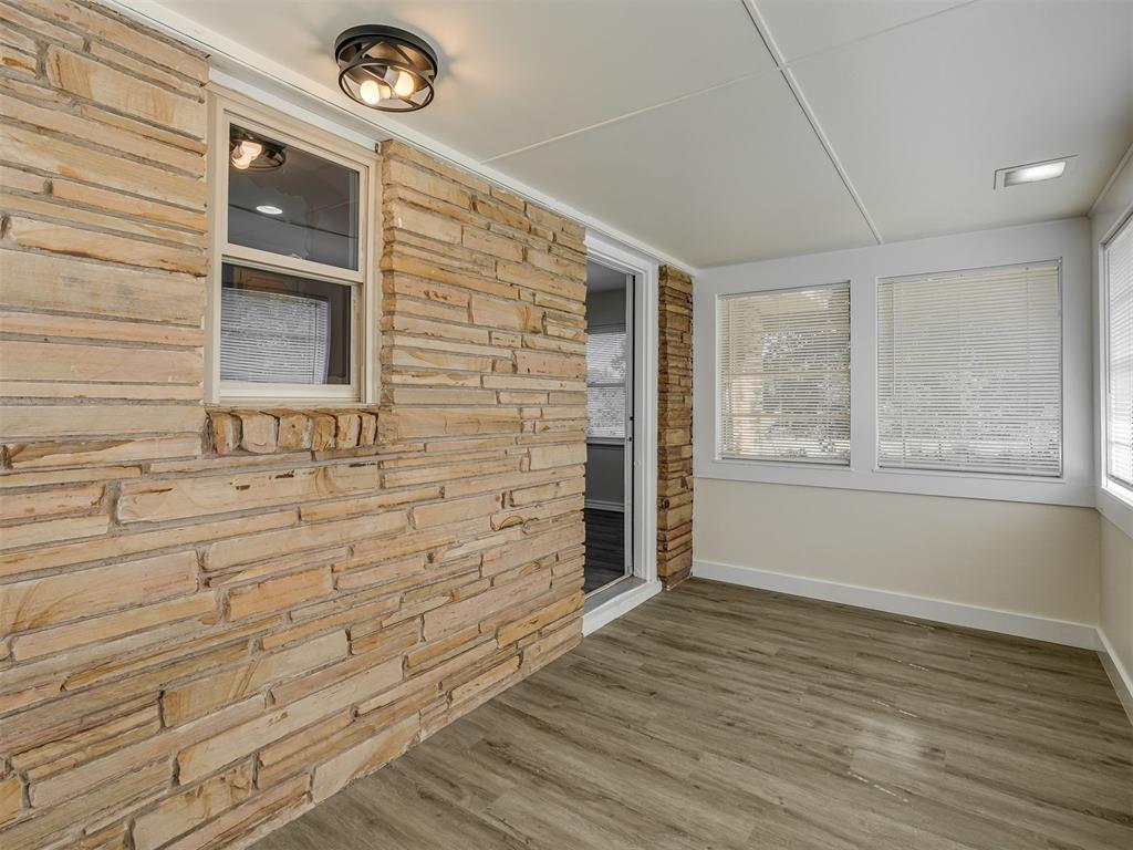 240 N Bobby Mankin Drive Property Photo 10