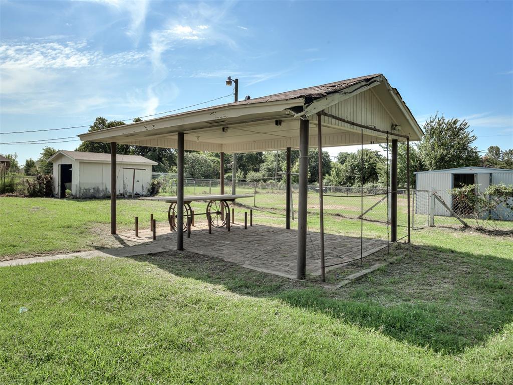 240 N Bobby Mankin Drive Property Photo 12
