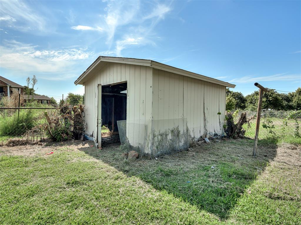 240 N Bobby Mankin Drive Property Photo 13