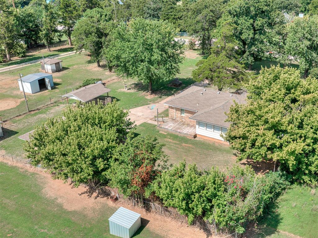 240 N Bobby Mankin Drive Property Photo 16