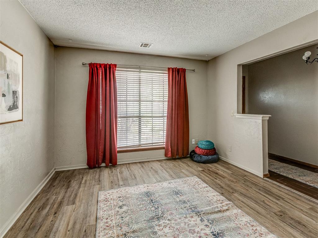 2111 Bellaire Drive Property Photo 4
