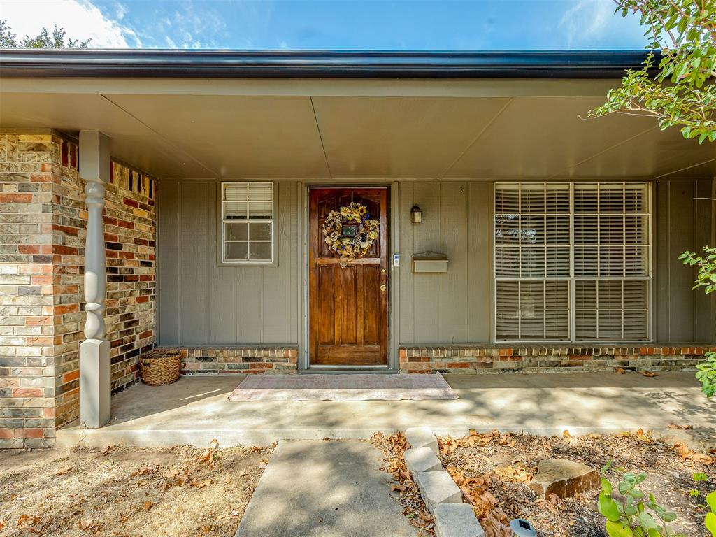 2111 Bellaire Drive Property Photo 9
