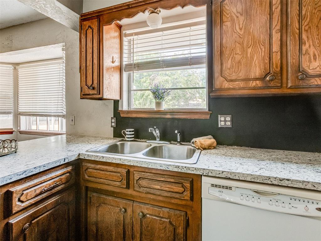 2111 Bellaire Drive Property Photo 21