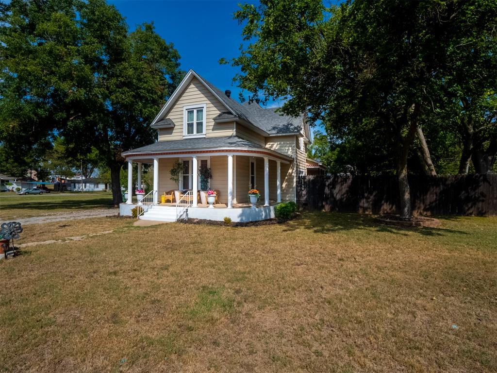 307 E Main Street Property Photo 17