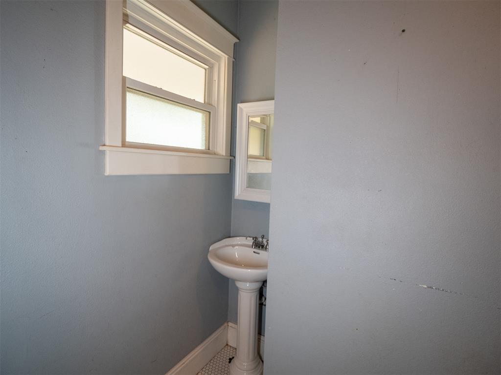 307 E Main Street Property Photo 33