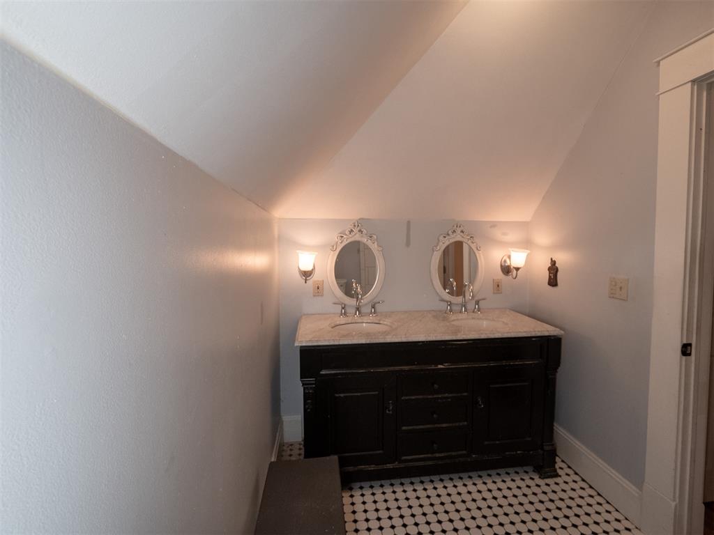 307 E Main Street Property Photo 46