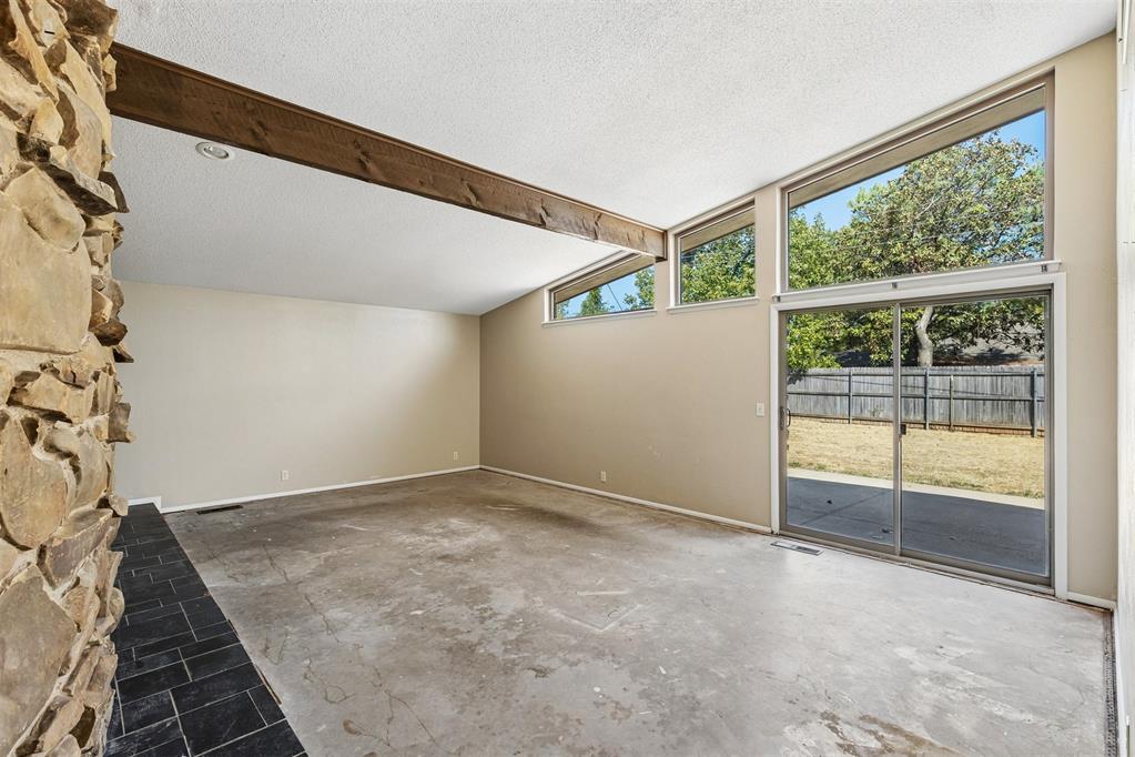 3709 Nw 68th Street Property Photo 3