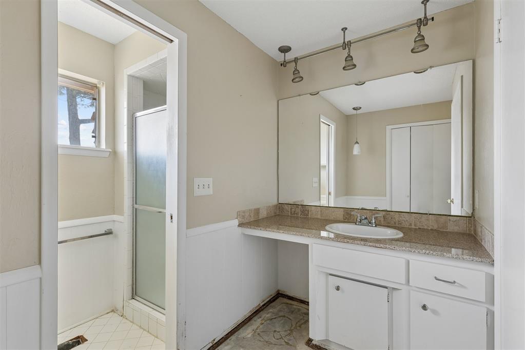 3709 Nw 68th Street Property Photo 8