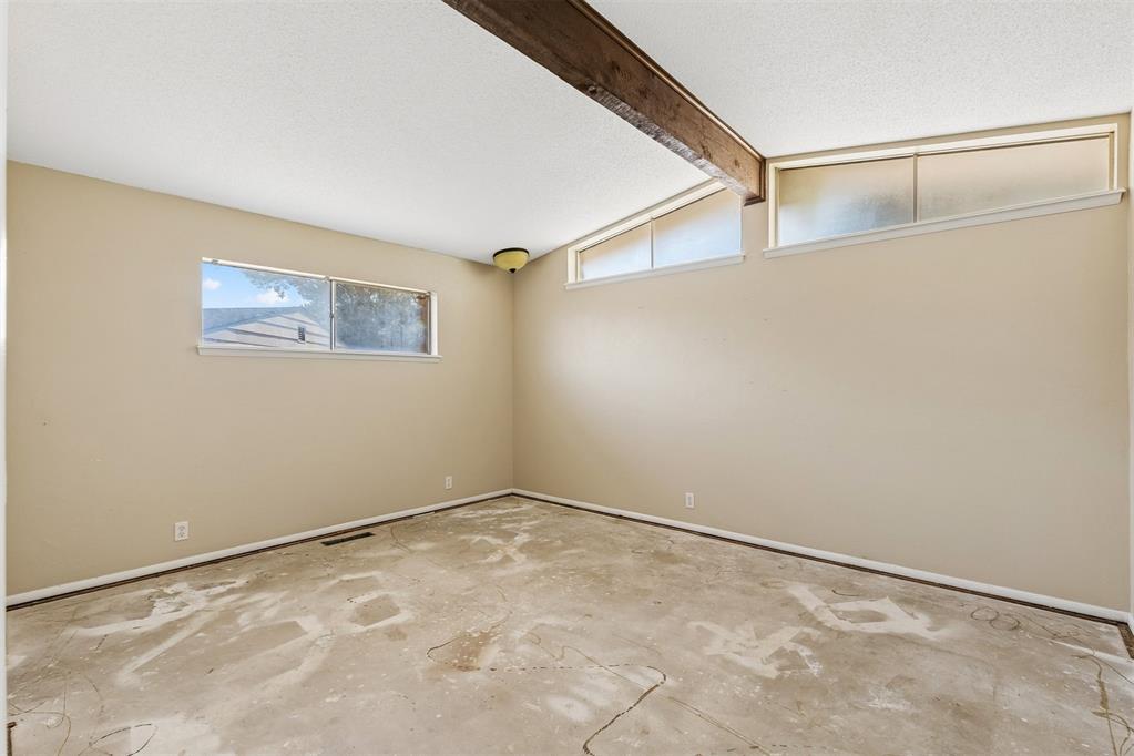 3709 Nw 68th Street Property Photo 9