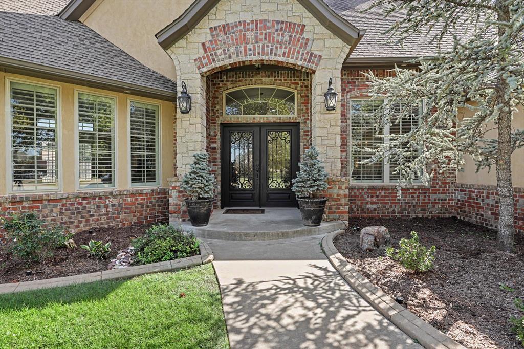 1032 W Camellia Way Property Photo 2