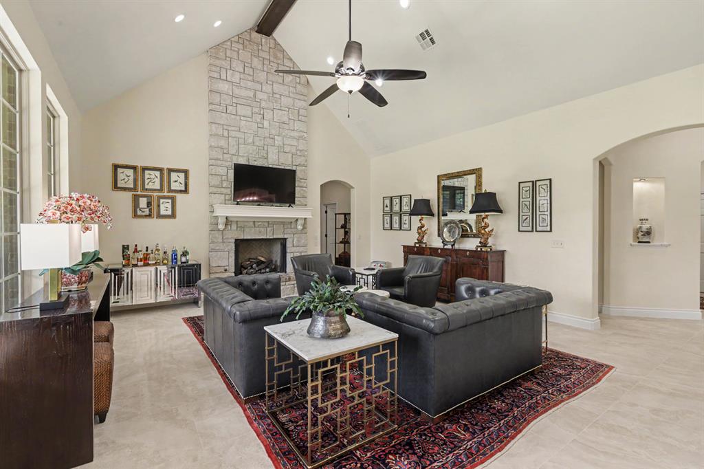 1032 W Camellia Way Property Photo 4