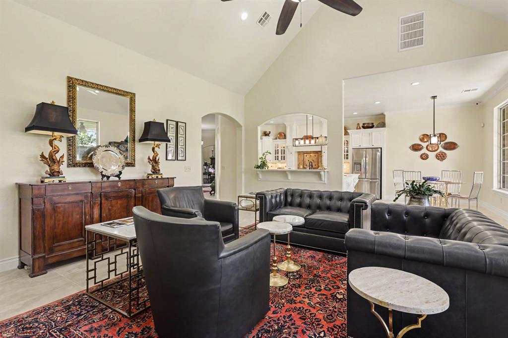 1032 W Camellia Way Property Photo 6
