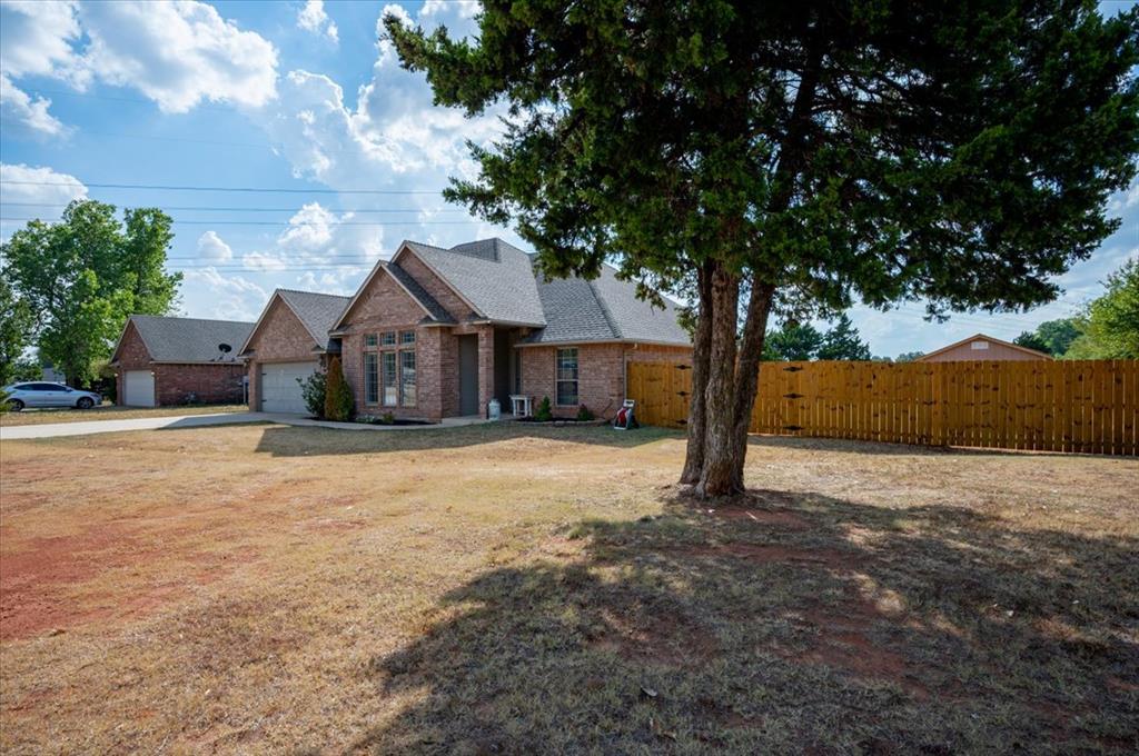 1301 S Morgan Road Property Photo 4