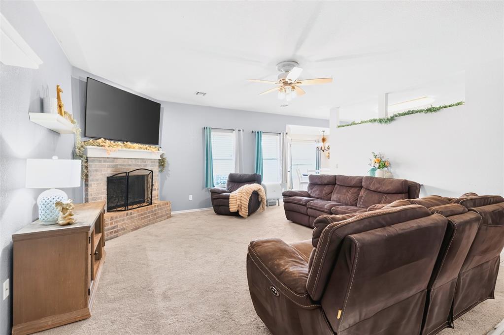 10221 Bradford Way Property Photo 6