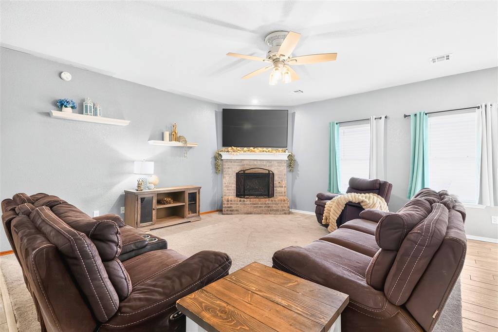 10221 Bradford Way Property Photo 7