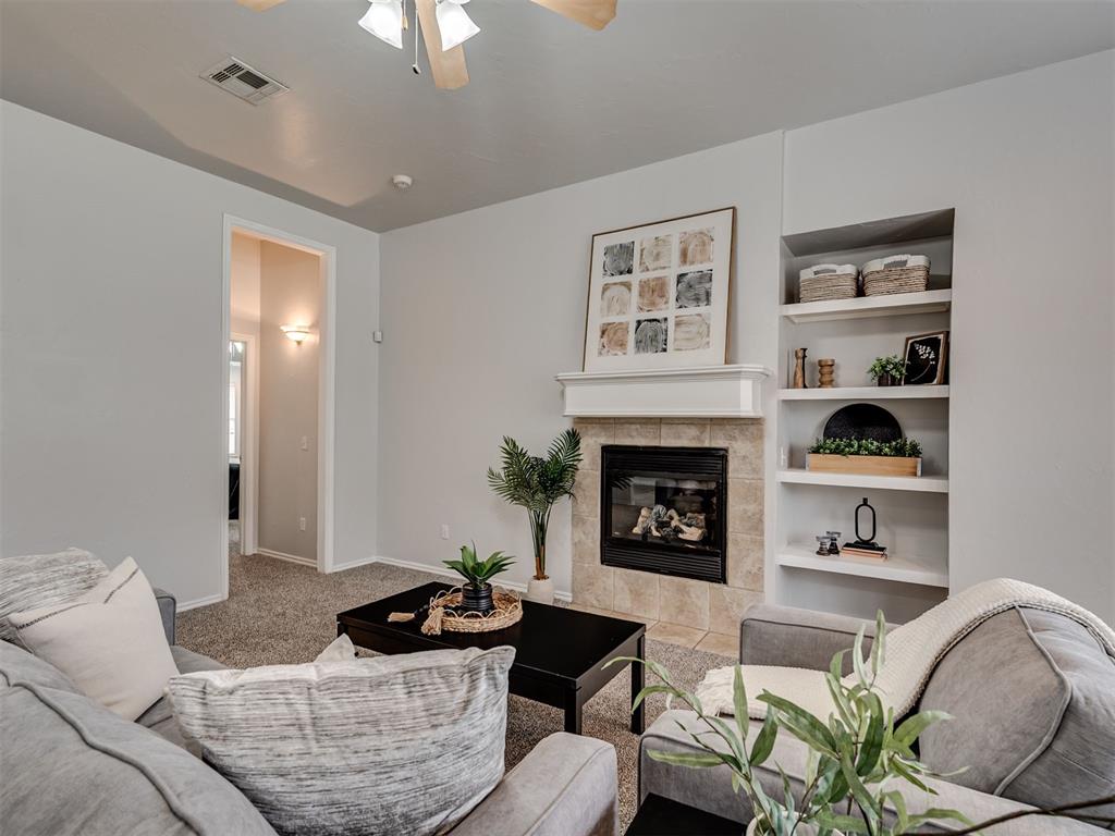 2308 Naples Way Property Photo 3
