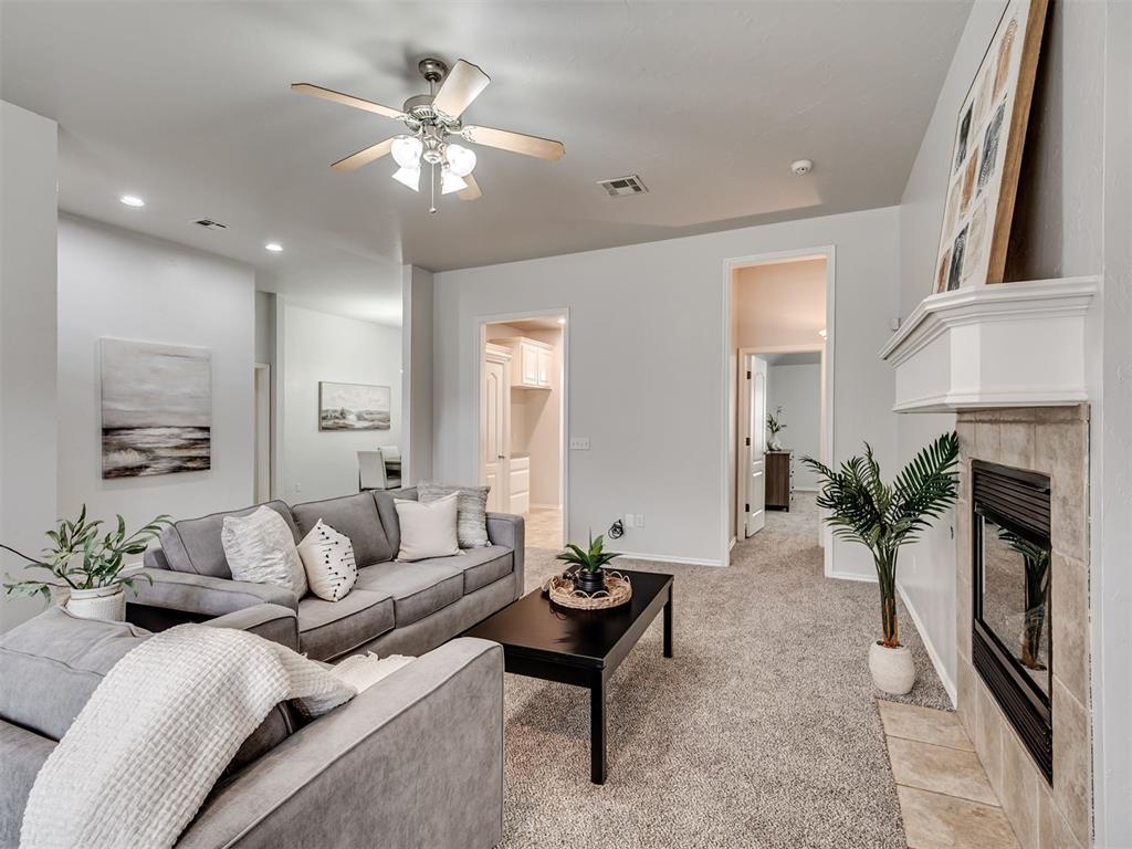 2308 Naples Way Property Photo 4