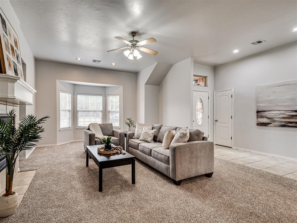 2308 Naples Way Property Photo 5