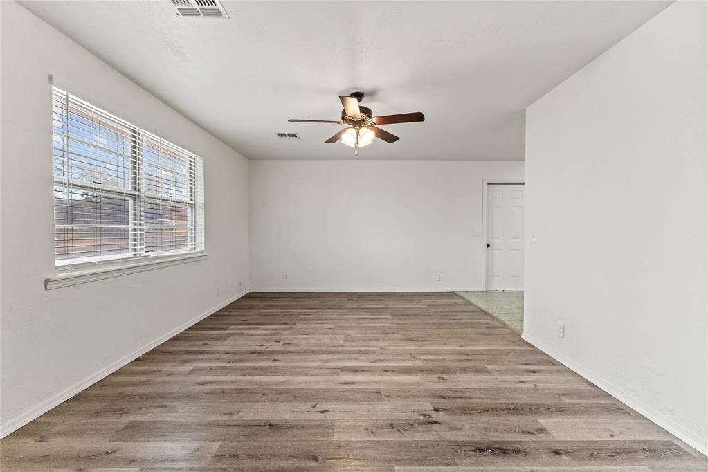 1015 E Kee Street Property Photo 4