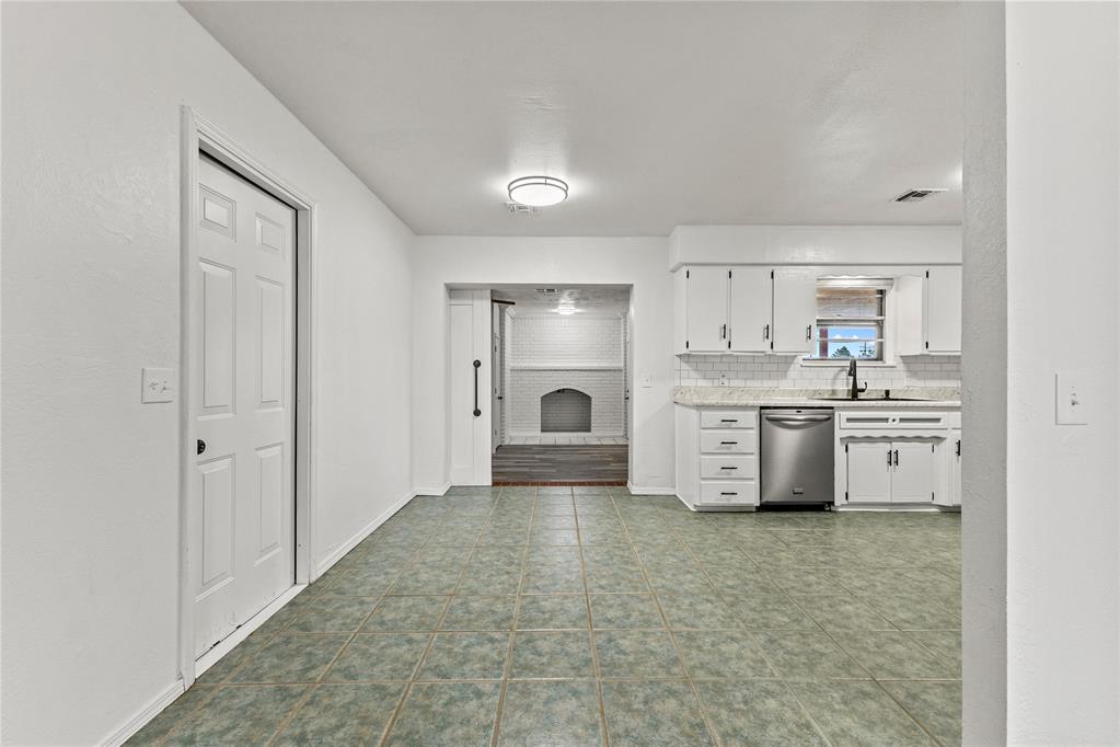 1015 E Kee Street Property Photo 7