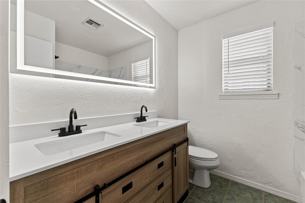 1015 E Kee Street Property Photo 31